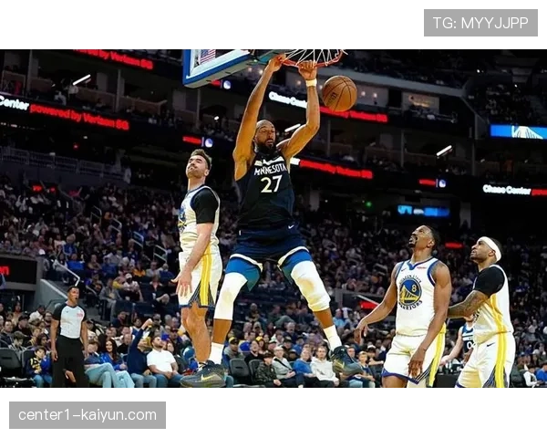 森林狼防守体系稳固 戈贝尔唐斯内线组合威力依旧